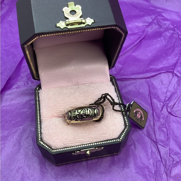 Juicy Couture Gold LOVE  Ring size 8 New In Box - Picture 5 of 7